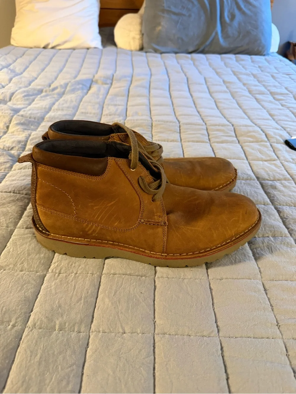 Clarks Men's Tan Leather Chukka Boots